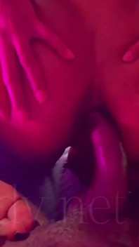 Footjob anál s velkým černým pérem