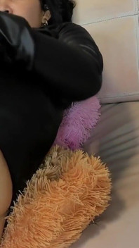 Gode Dans La Chatte Et L’Anus