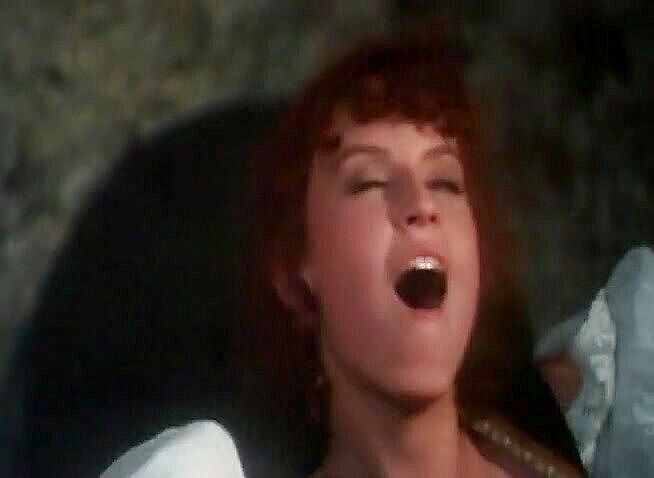 The Vintage Era: Kızıl saçlı götten sikiliyor