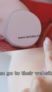 Một con búp bê Tantaly với thân hình của cha kế của tôi