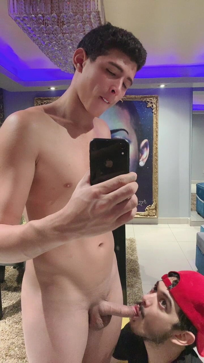 The-hook305: Markus Gets a Blowjob in Front of the Mirror