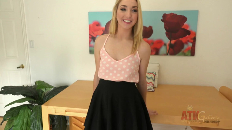 ATKIngdom Fans: La bionda zoe parker