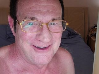 DaddyLNargo: Papà ti parla fino a quando non sborra