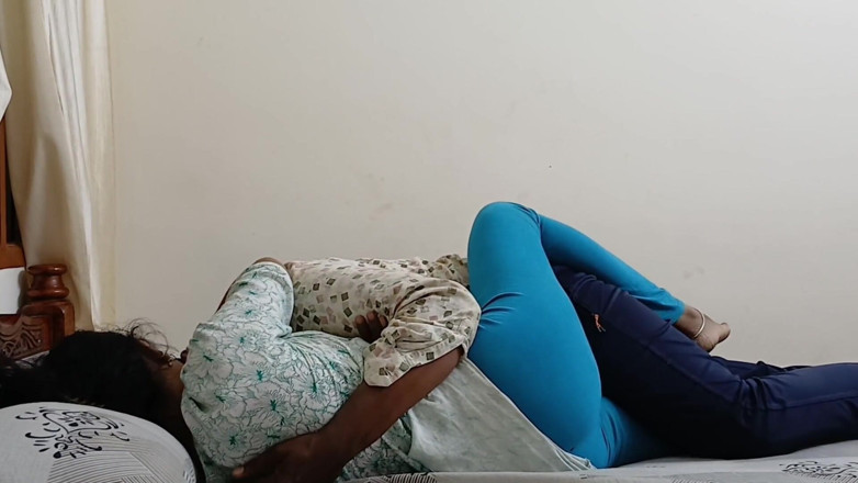 Desisexqueen: Prima volta indiana desi sesso segreto con il vicino