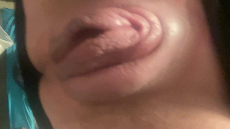 Mixkitten: 阴户被抽了一个小时