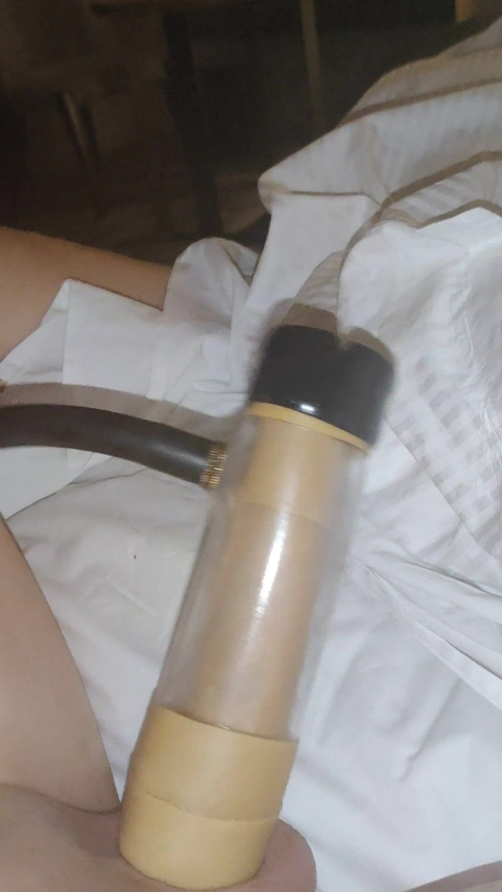 DMVToyLover: 在酒店用性爱机器锻炼鸡巴 第2部分 DMVToyLover223