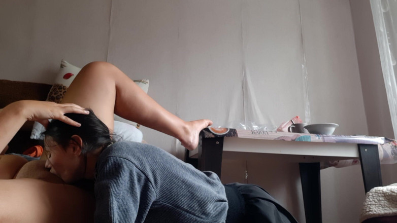 Lesbian-illusion: Aku nyepong kontol pacarku sambil nyepong, ciuman, dan jilat memekku
