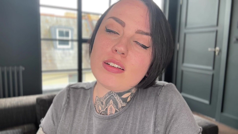 Miss Valentina: Posedlá sání ptáka