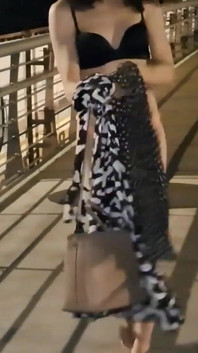 Extrem nackter Spaziergang von BDSM, trans-Sissy-hure Alinanightsky