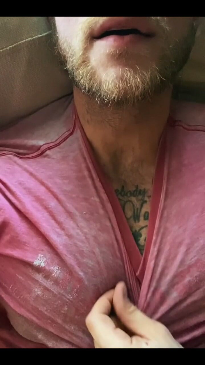 Leo Bayne: Mec. J’ai besoin du visage de quelqu’un pour adorer mon...