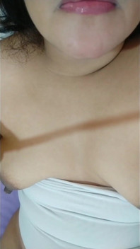 I'm Complacent with My Two Lovers, and My Cuckold Boyfriend Doesn't Even Notice