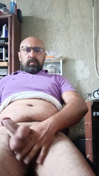 Master Bear Cums with a Cigarette in His Mouth