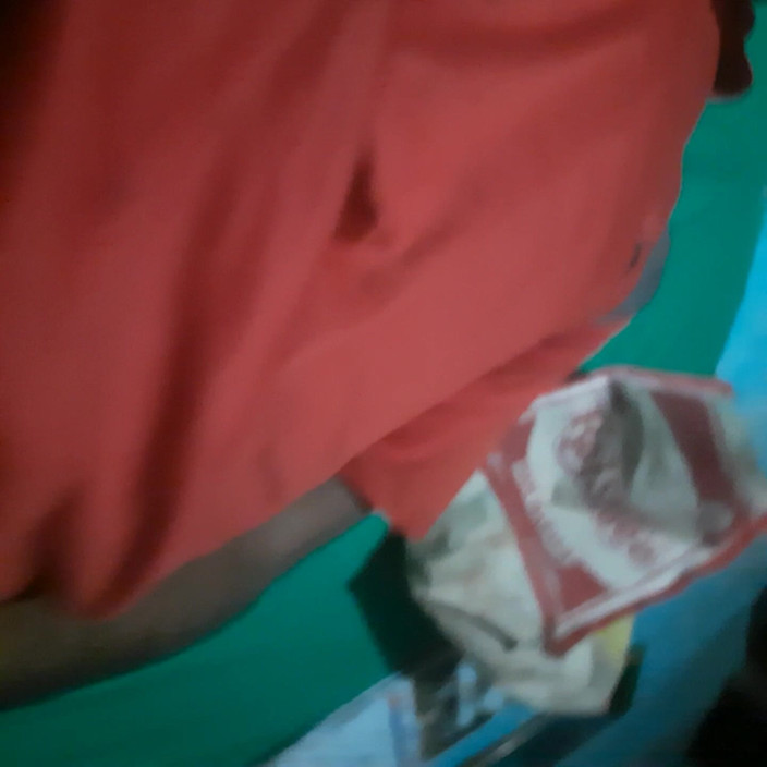 Dhaja ram Jolhe: 乳首押しと一人での性交への圧力