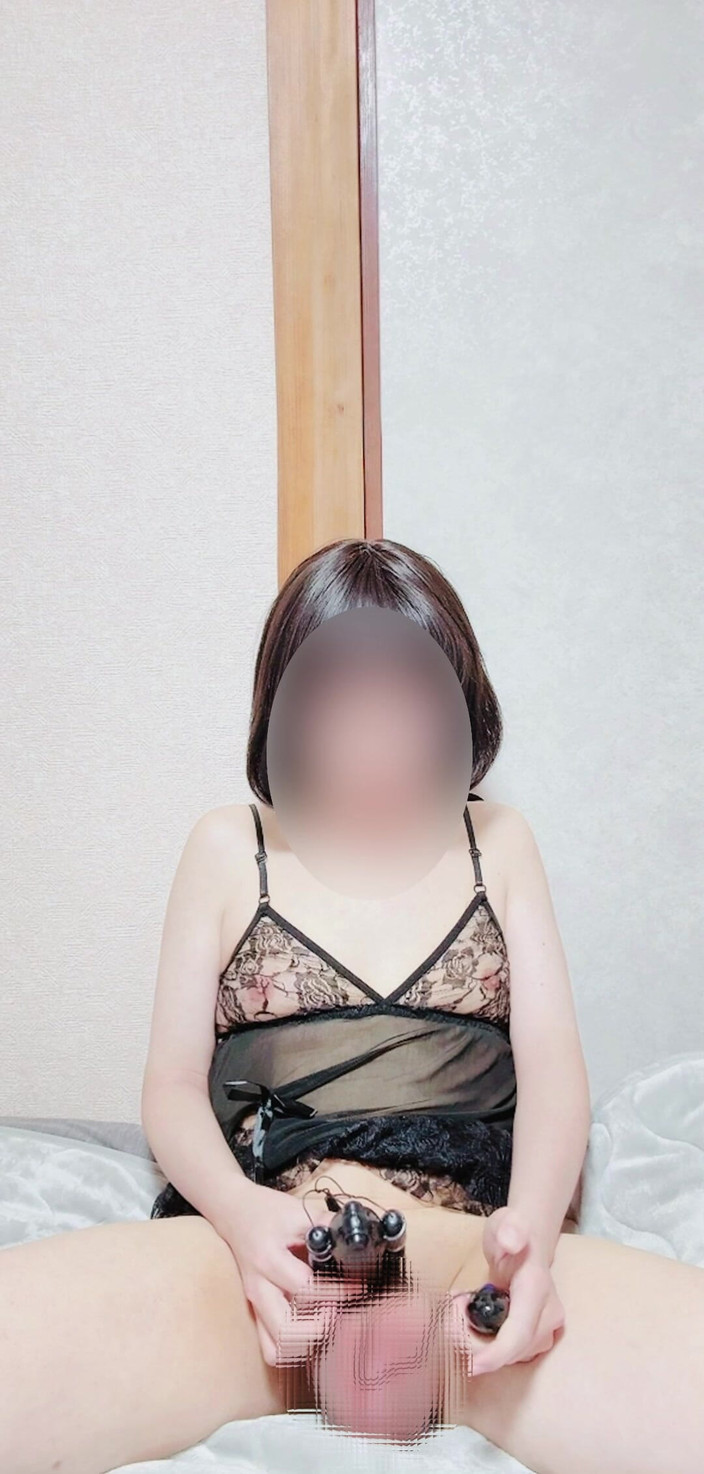 Madoka: लेडीबॉय का वाइब्रेटर हस्तमैथुन