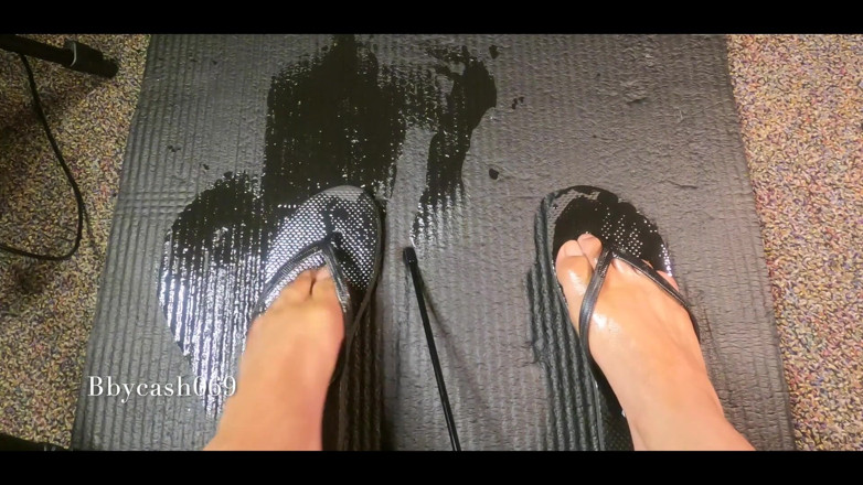 Bbycash 69: Fetiș cu picioarele