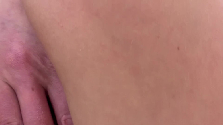 Claudia Macc: Poesje close-up eigengemaakt, nat