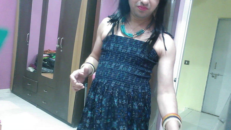 Cute & Nude Crossdresser: Sexy Sissy Crossdresser Femboy sladké lízátko chcaní na pití skleničky,...