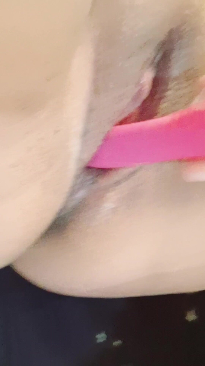 Sogla Dani: Chatte excitée