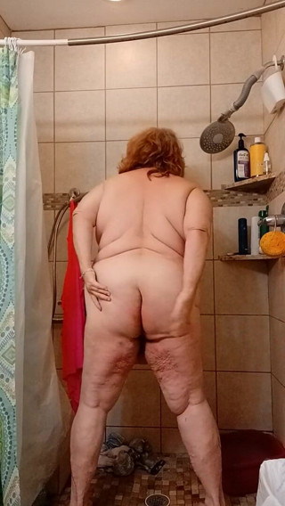 BBW nurse Vicki adventures with friends: Sakra, čůrala jsem si kalhoty, víte?