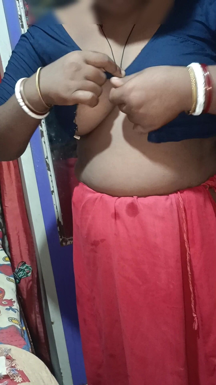 Monika Bhabhi: 印度性感人妻热辣视频