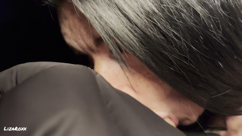 LizaRoxx: Šukáno a stříkáno běžcem náhodně