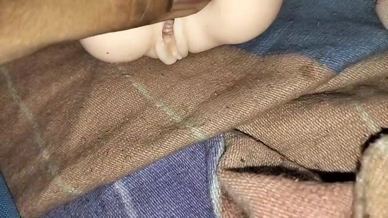 Desi Tits: Индийского молодого паренька трахнули секс-игрушкой, часть 1
