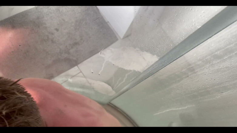 GlennandSonny: Shower Suck