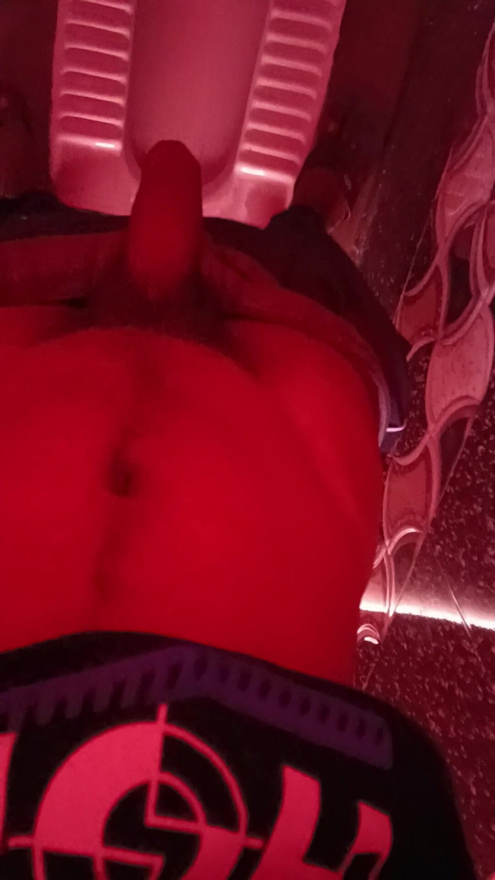 Darling_Shivani: Young Boy Shaved a Cock