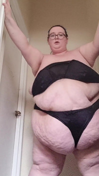 SSBBW เต้นแสตริปและหมุนตัว