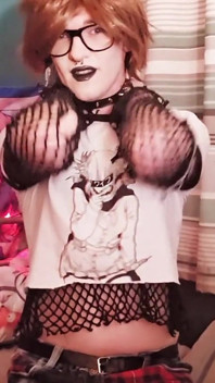 Sissy Goth Amy Jerking and Playing with Pussy