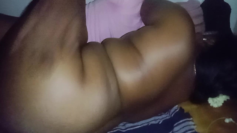 Santhi89: House Wife Very Nice Voice Natural Nipples Hot Big Boobs...