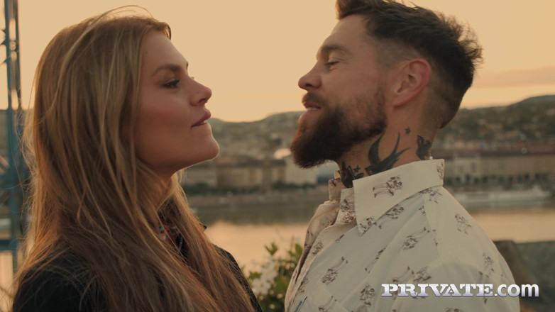 Private.com: Una festa anale di zlata shine