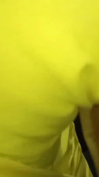 Sex video na toaletě s přítelkyní