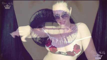 Goddess Misha Goldy: Glanzende lippen en grote tieten geestneukpartij met Joi en sperma...