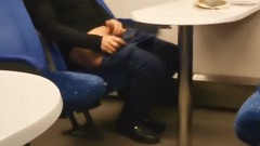 Wanker forever: Riskantní honění ve vlaku. Skoro jsem byla chycena