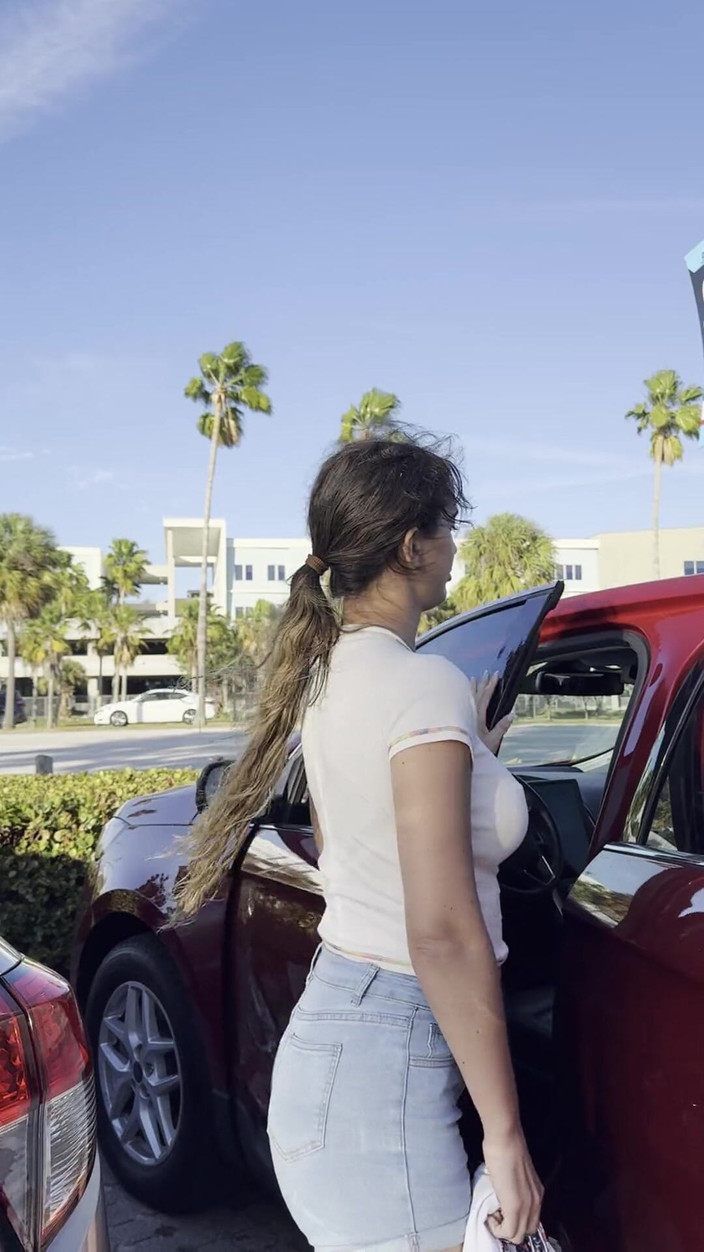 SweetButtocks: M-am udat după plajă și trebuia să-mi schimb hainele