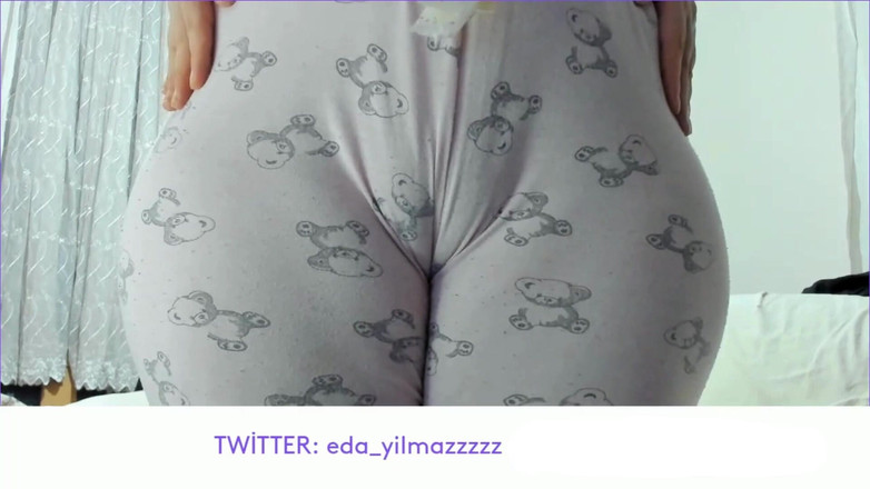 turk_milf_porno: Camel Toe - MILF turca