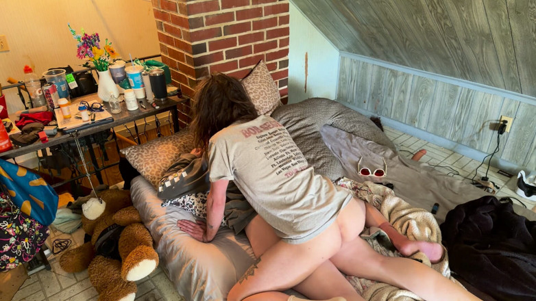 CuckedByStuffies: MILF Has Best Ass to Ride