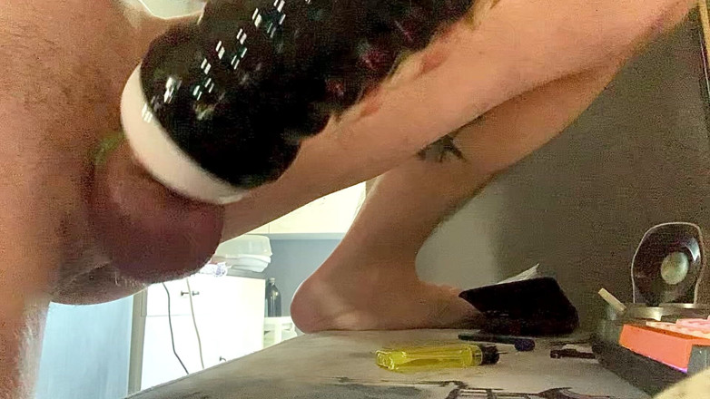 Curvedandcut: Fleshlight Primo piano