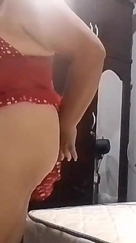 Zralá MILF Dotýká Sama Sebe Přemýšlení O Svém Nevlastním Synovi