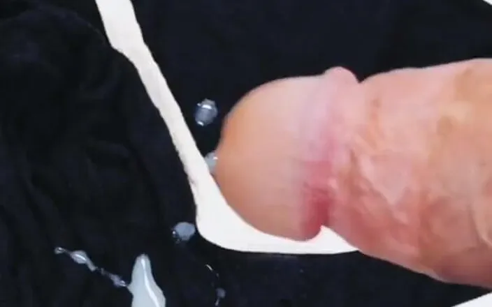 UnderXiaoQiang: Found another hot cum underwear video!