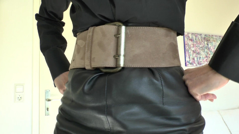 Lady Victoria Valente: Larges ceintures étroites, partie 78, Lady Victoria Valente