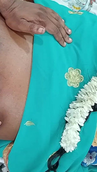 Tamil üvey anne üvey oğlu çok ateşli inleyerek sert anal sikişiyor