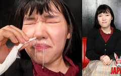 Japan Fetish Fusion: Mika takatsuki का सिनोट कांच की प्लेट पर टपकता है ... और अपने मुंह में।