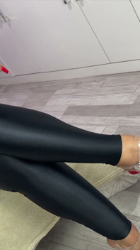 She Took off Her High Heels to Take Cum on Her Little Foot Footjob - Raissa Conte