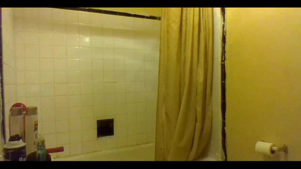 LilTaste: Lagi asik main di kamar mandi