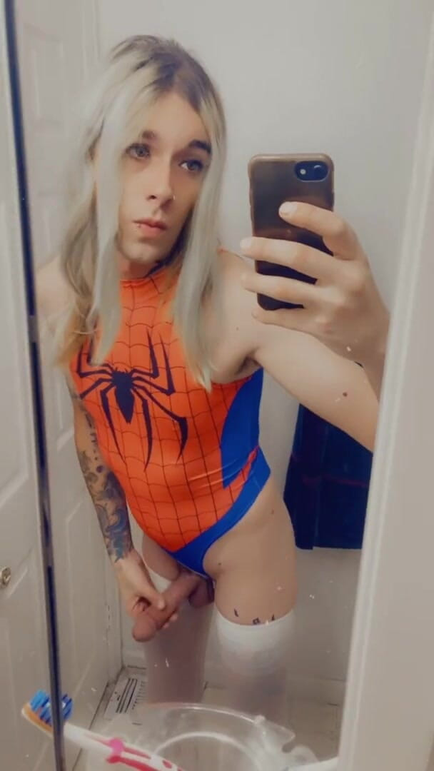 CarmenMelatonin: La sexy ragno ragazza vuole giocare