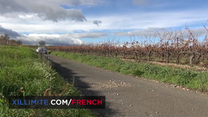 French girls at work: Sexe à la ferme avec une ado sexy