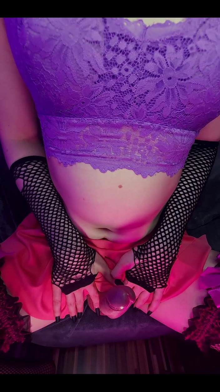 LalaThePala: Nochevieja: follando el culo de mis juguetes sexuales hasta que...