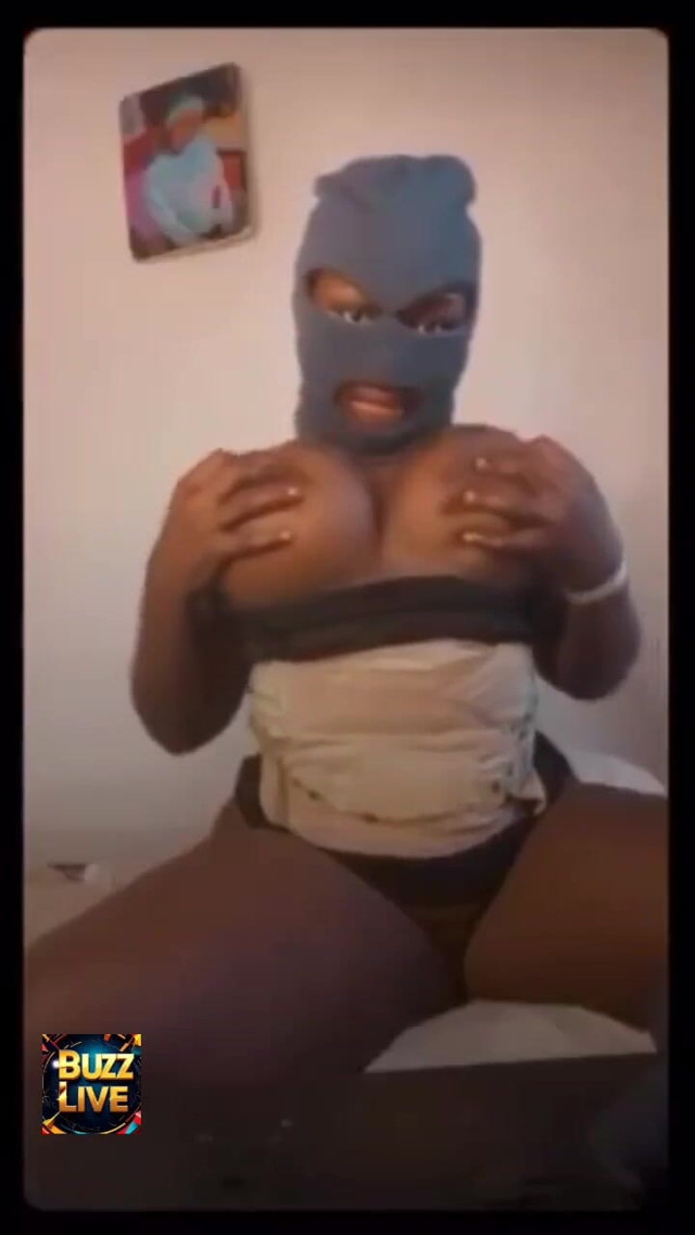 Big Natural Boobs (Buzznudlive) Big Natural Boobs (Buzznudlive)